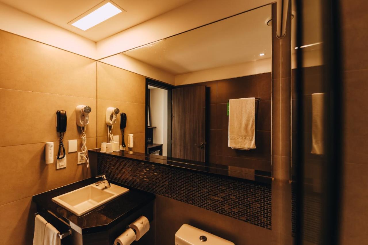 Golden Tulip Ponta Negra 4*